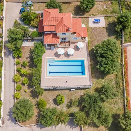Kismet By Villa